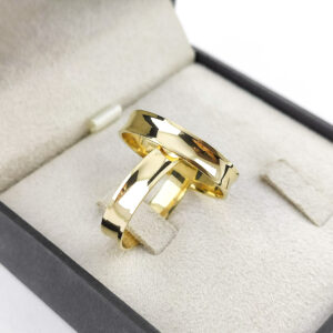 Aliança côncava tradicional Ouro 18k 4mm CV 165 - Vista frontal com acabamento reto clássico